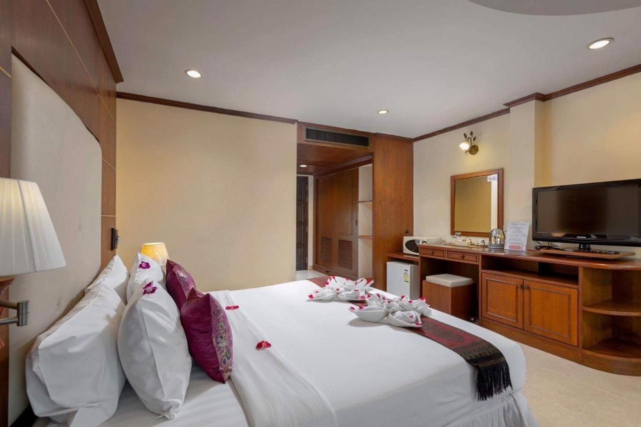 Hotel Centre Point Nanai Patong Exterior foto